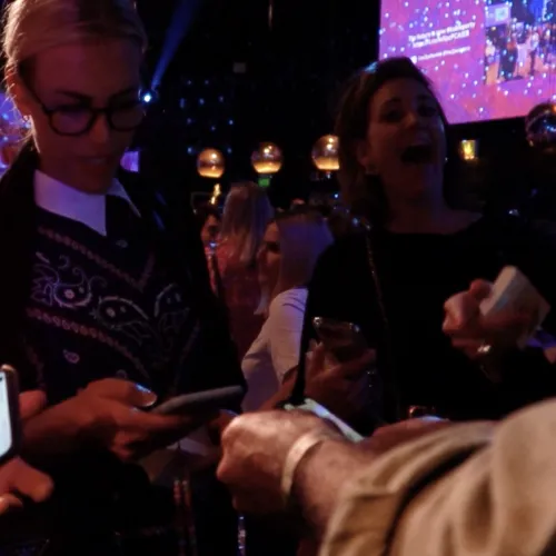 Pokert (poke, retweet): poineering social media events
